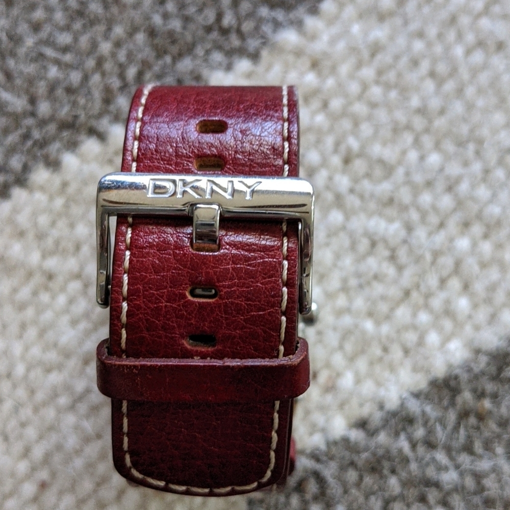 Gorgeous Unique Watch Practically New. - image 2